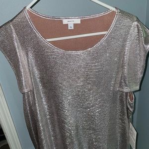 Gold shimmer top perfect for a night out